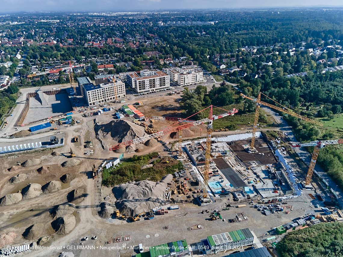 19.09.2021 - Aktuelle Luftbilder aus dem Alexisquartier und Pandion Verde in Neuperlach in München